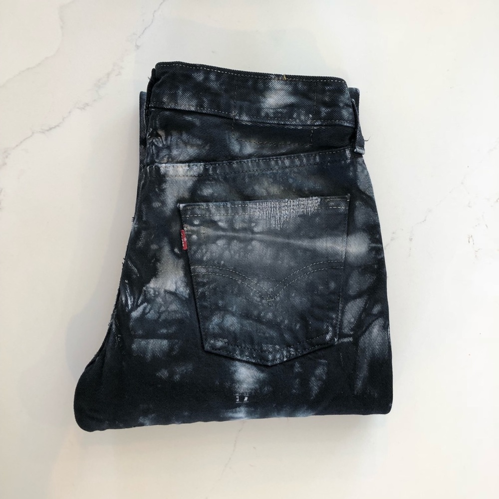 Levis X UO | Tie Dye Distressed Cutoff Denim